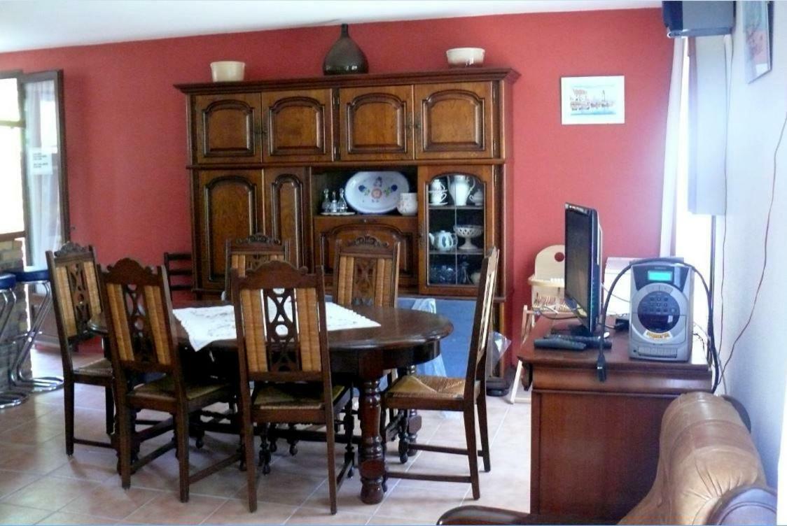 Maison Bord Du Lac Marcillac-la-Croisille Ngoại thất bức ảnh