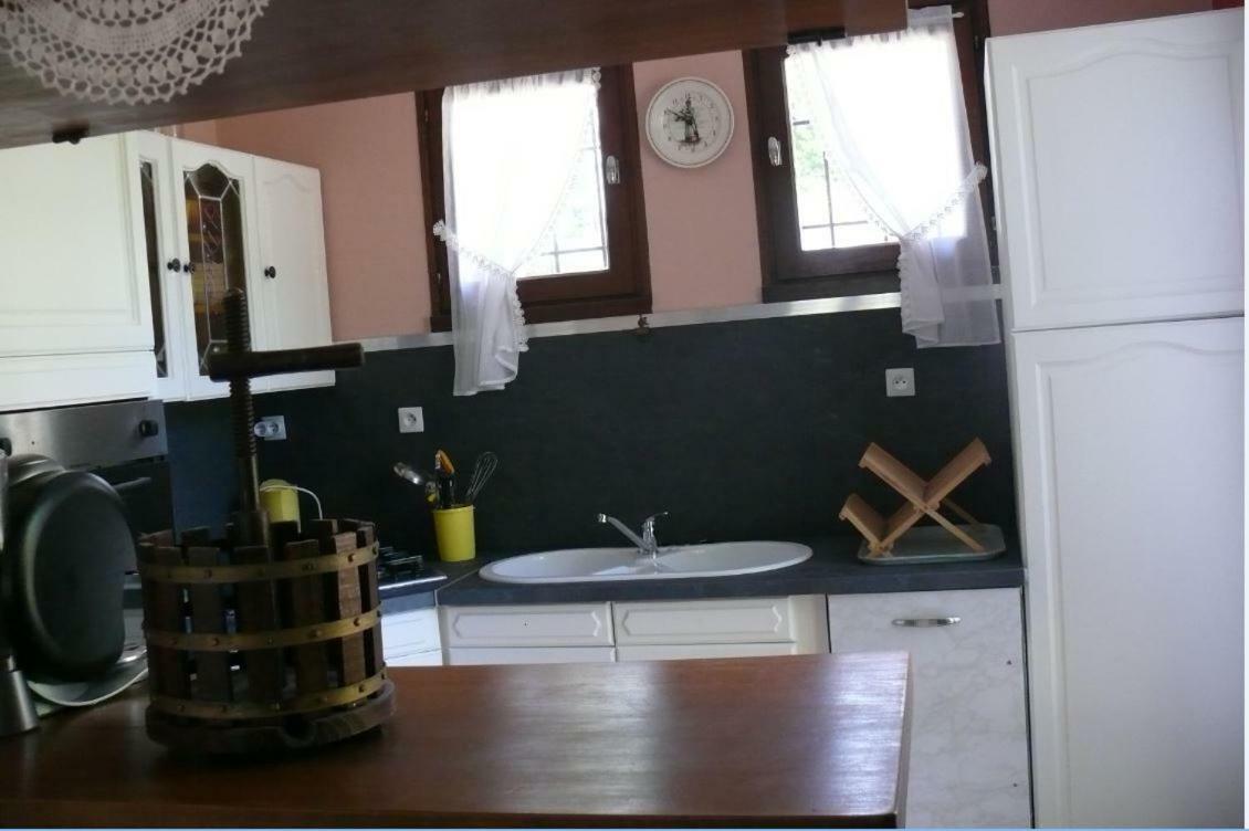 Maison Bord Du Lac Marcillac-la-Croisille Ngoại thất bức ảnh